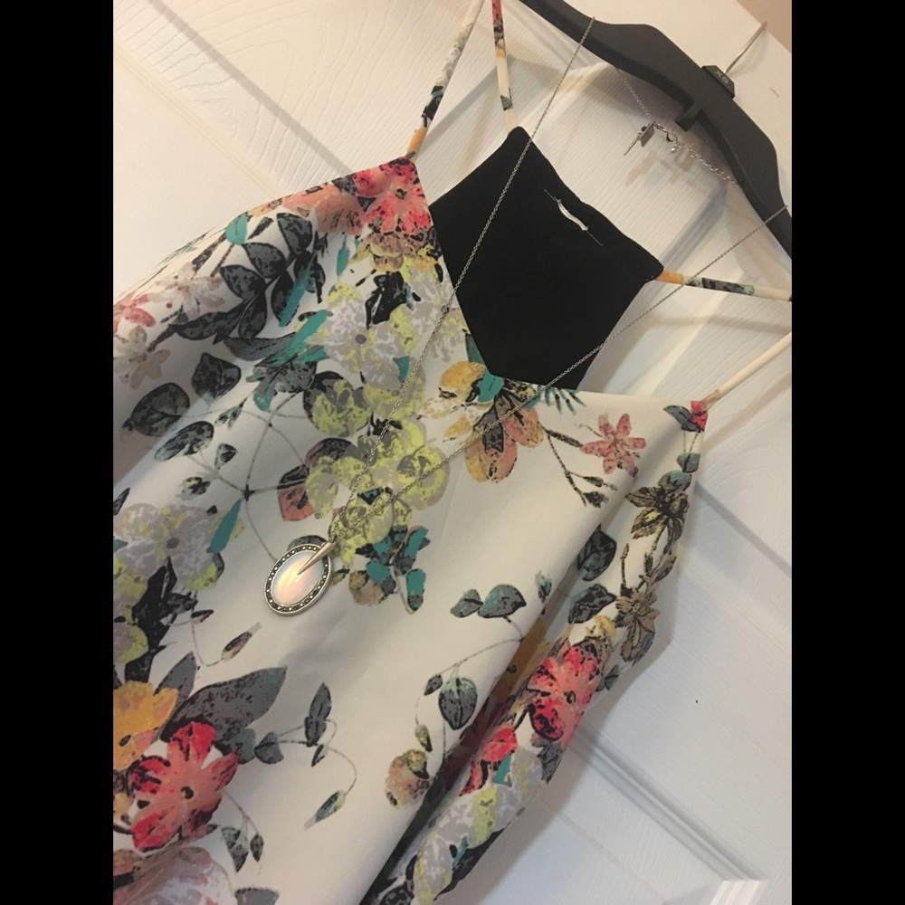 Candies Floral Printed Strappy Blouse - Picture 6 of 8